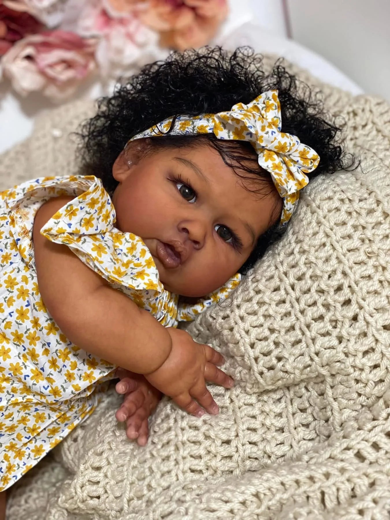 1PC 22 "Reborn doll, hand root curls, anime and fantasy inspiration, black skin, manga theme, yellow costume,