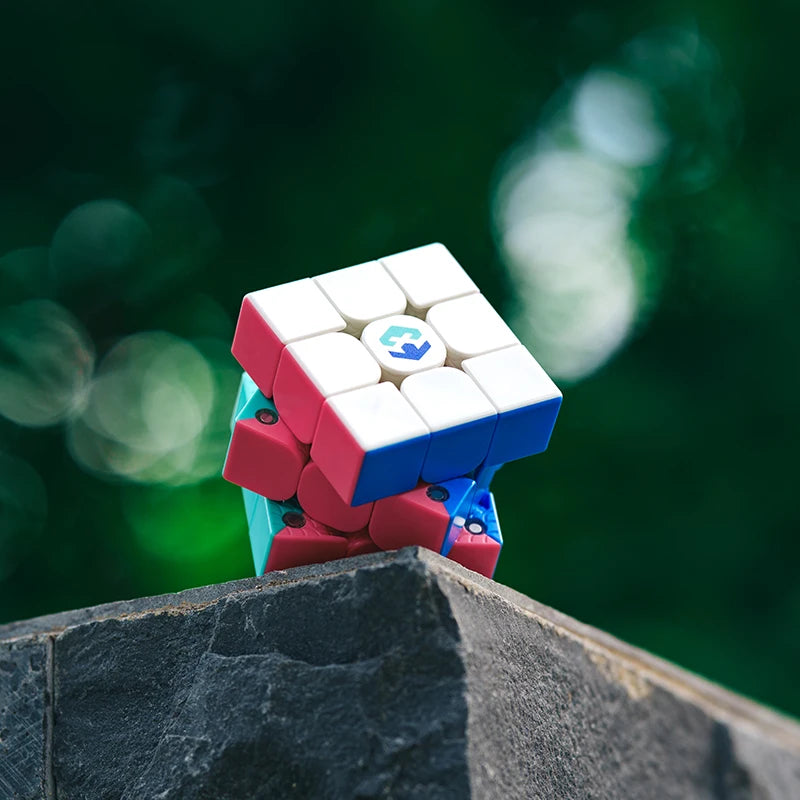 3x3 Speed Cube Magic Puzzle Kid Toy 3X3 Professional Cube Single Magnetic Silent Smooth Rotation Cube for Office Stress Relief